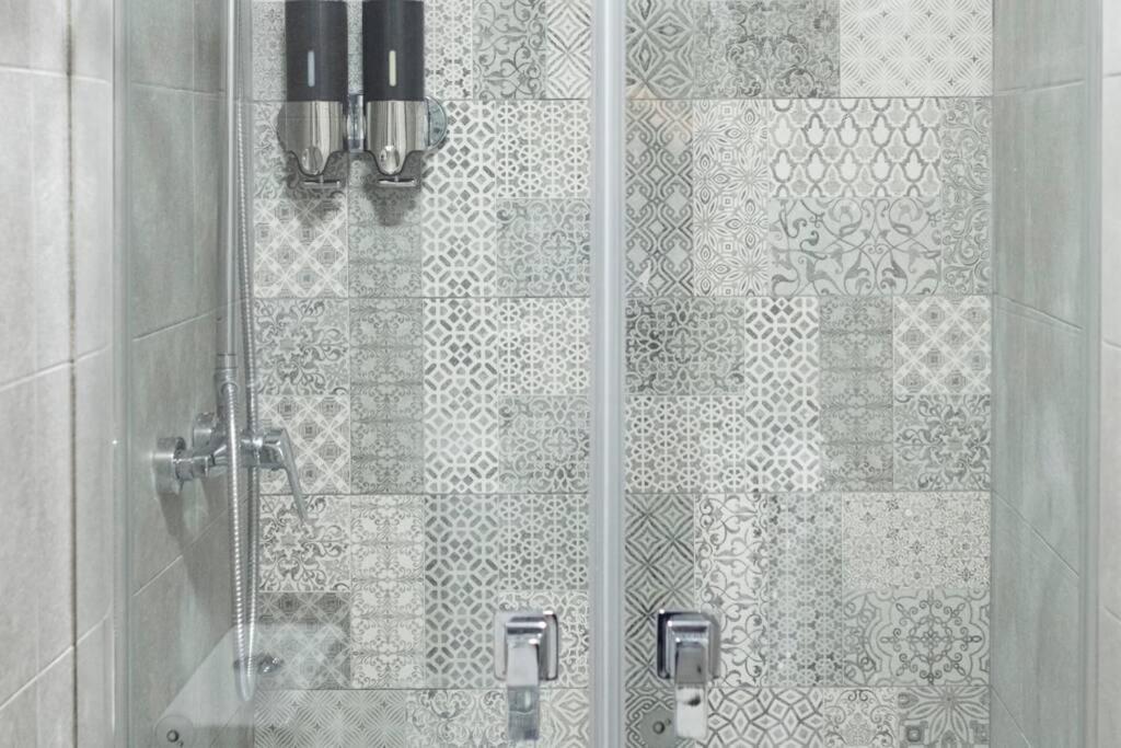 Magnifico Apartamento En Los Remedios Севилья Экстерьер фото